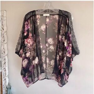 🪞 NEW dreamy lace trim sheer printed cover up in black multi floral